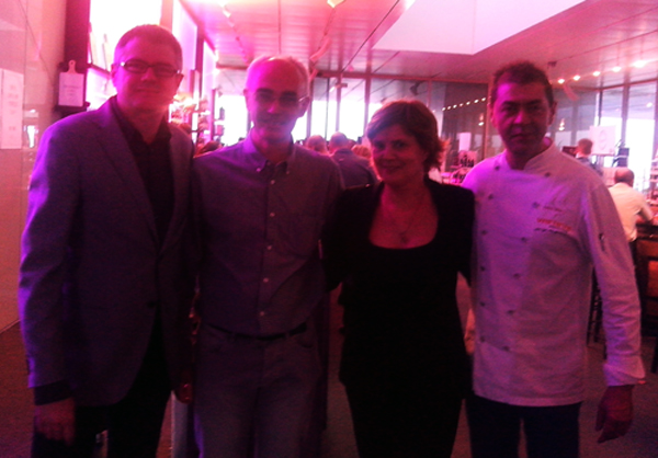 Paco de Yantarplus junto a Javier, Jorge y Cristina del grupo La Sucursal Paco de Yantarplus junto a Javier, Jorge y Cristina del grupo La Sucursal
